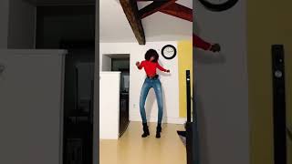 Tallest Lady Dancing Sawa Sawa Sawale Flavour Sawale African Song [upl. by Moir]