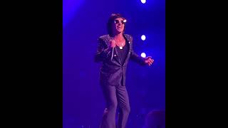 Silk Sonic  Leave the Door Open  Live at Park MGM Las Vegas  May 29 2022 BRUNO WITH A WIG [upl. by Lunette]