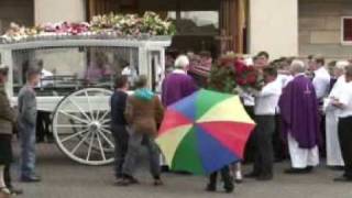 Hundreds turn out to pay respects at gypsy funeral [upl. by Eelyab]