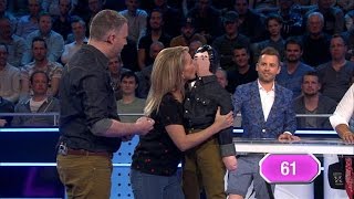 Chantal tongt opblaaspop Tijl  DE JONGENS TEGEN DE MEISJES [upl. by Fabrin]