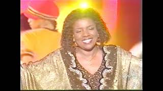 GLORIA GAYNOR  quot I WILL SUVIVE quot  LIVE [upl. by Curt]