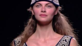 Teresa Helbig desfile Otoño Invierno 201718 MBFWM  Modaliaes [upl. by Uticas]