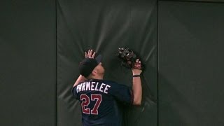 BOSMIN Parmelee makes a tough grab slams into wall [upl. by Adnoral875]