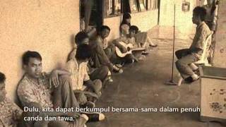 Avenged Sevenfold  So Far Away Music Video Official [upl. by Lomasi]