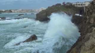 Grosses vagues au Rocher de la vierge à Biarritz  big waves [upl. by Imat]