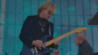 LAS VEGAS Kenny Wayne Shepherd plays quotComfortably Numbquot solo on David Gilmours Black Strat [upl. by Sausa992]