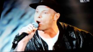 Clementino Quando Sono Lontano Sanremo 2016 [upl. by Tebor]