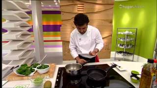 Cocina con Bruno Oteiza Salchichas crujientes con ketchup verde [upl. by Anaik]