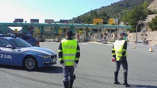 Coronavirus in Liguria autostrade quotblindatequot contro larrivo di lombardi e piemontesi per Pasqua [upl. by Sheena690]