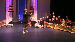 Gamelan Lecture Demo GIta Asmara Show 2013 [upl. by Myrta]