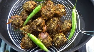 Easy Urad dal pakoda  Kali urad daal ke mangode। उरद दाल के क्रिस्पी पकोड़े Uttarakhand Recipe [upl. by Sontich460]