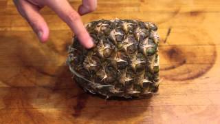 Ananas aux 4 épices et à la menthe  Peler à vif un ananas  Episode 16 [upl. by Ahsita563]