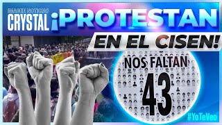 Padres de los 43 normalistas de Ayotzinapa protestan en el CISEN  Noticias con Crystal Mendivil [upl. by Yelsew]