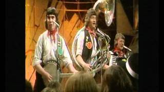 The Wurzels Combine Harvester ToTP 1976 1st appearance [upl. by Essirehs]