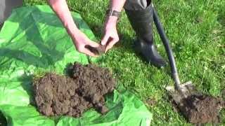 How to assess clay loam soils  brought to you by AHDB Dairy [upl. by Kristian]