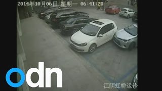 Is this the worlds worst driver Man repeatedly hits parked car while reversing out of a space [upl. by Hahn]