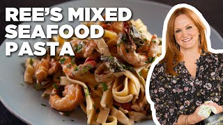 Ree Drummonds Mixed Seafood Pasta  The Pioneer Woman  Food Network [upl. by Atteoj938]