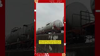 Kereta api pertamina melintas fypyoutube train keretaapi sepur railfans railway kereta [upl. by Mollee]