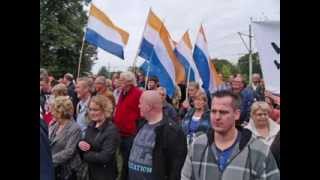 PVV demonstratie Den Haag 2013 met NSBvlaggen [upl. by Sateia]