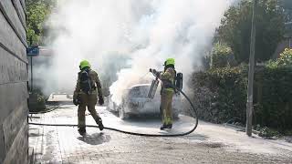 Voertuigbrand in Nunspeet  brandweer en politie met spoed  overzichtsbeeld [upl. by Annoit962]