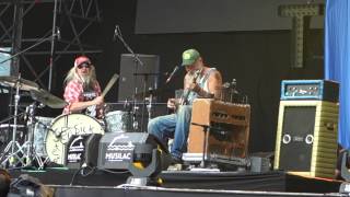 Seasick Steve  You Cant Teach An Old Dog New Tricks Live  Musilac 2014 [upl. by Nyloc595]