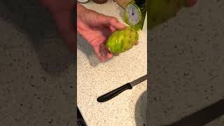 Kaktusz gyümölcs hámozás  How to peel a cactus fruit [upl. by Wahkuna]