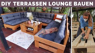 DIY Gartensofa aus Europaletten  Die Ratgeber [upl. by Atinauq]