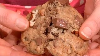 Chunky Milk Chocolate Cookies  Sweet Recipes [upl. by Cia]