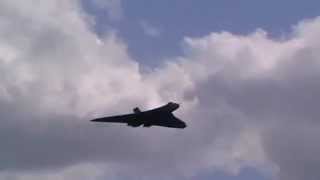 Vulcan flypast Newark June 2015 [upl. by Cita]