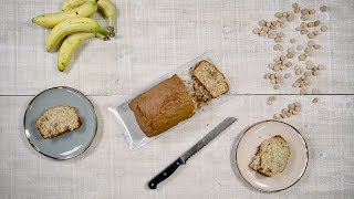 Bananenbrood met macadamianoten  Receptvideos [upl. by Stovall]