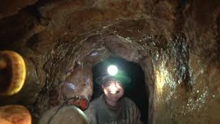 Mejor documental minería en Bolivia quotVasallos del Tíoquot Un día en la mina [upl. by Wiese]