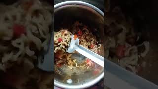 ঝটপট বানিয়ে ফেলুনMaggi Recipe minivlog meggie 😋😋 [upl. by Nannahs]