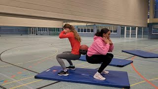 Krafttraining mit Medizinball und Partner [upl. by Ttessil]