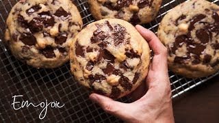 The Best Soft Chocolate Chip Cookies Recipe  Emojoie [upl. by Chura]