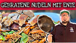 Gebratene Nudeln wie beim Asiaten  aus dem Wok mit knuspriger Ente [upl. by Laohcin]