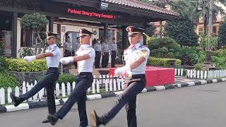 TARUNA POLTEKIP TK I KIBARKAN BENDERA DI APEL PAGI BPSDM KUMHAM [upl. by Oenire5]