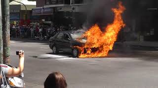 Bomberos voluntarios Avenida Corrientes Argentina  Incendio de vehiculo [upl. by Gazzo]