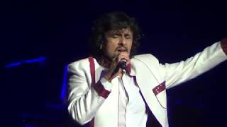 Main Hoon Na  Sonu Nigam Live Performance [upl. by Esinrahs224]