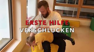 Verschlucken Erste Hilfe bei Kindern [upl. by Arrekahs]