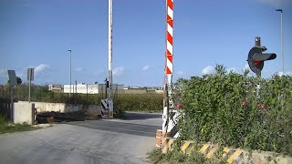 Spoorwegovergang PetrosinoStrasatti I  Railroad crossing  Passaggio a livello [upl. by Zaremski]