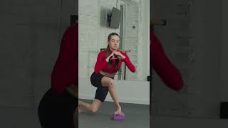 How to do a Curtsy Lunge [upl. by Dill]