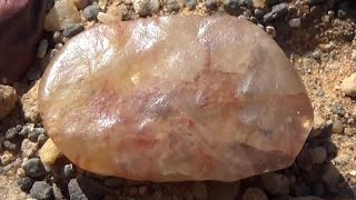 حجر الاندراديت او اندرديت ومعلومات Andradite [upl. by Ward]