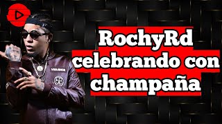 RochyRd vuelto loco destapando champaña y GOLD [upl. by Gunning236]