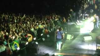 Eddie Vedder Goes Off on Violent Fan  LA Sports Arena 112313 [upl. by Calysta130]