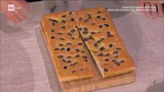 Focaccia con le olive Fulvio Marino  È sempre mezzogiorno  17 112023 [upl. by Gottlieb954]