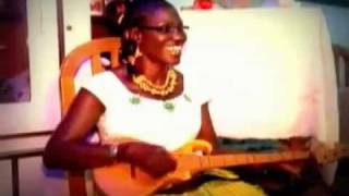 IVOIRTVSHOW recoit la chantre baoule KONAN C [upl. by Sinegra]