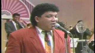 ORQUESTA LA ARTILLERIA cantando NELSON GIL  Ambiente De Esquina  MERENGUE CLASICO 90s [upl. by Blanche]