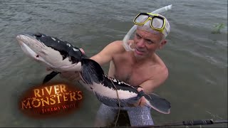 Jeremy Catches Giant Snakehead With Bare Hands  SNAKEHEAD  River Monsters [upl. by Aket952]