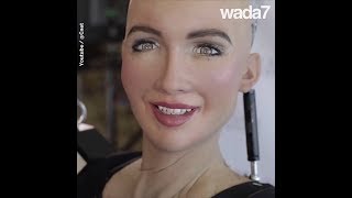 Sophia le robot marche [upl. by Eibur]