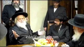 Mir Rosh Yeshiva Visiting Munkatch Rebbe Kislev 5774 [upl. by Pimbley]